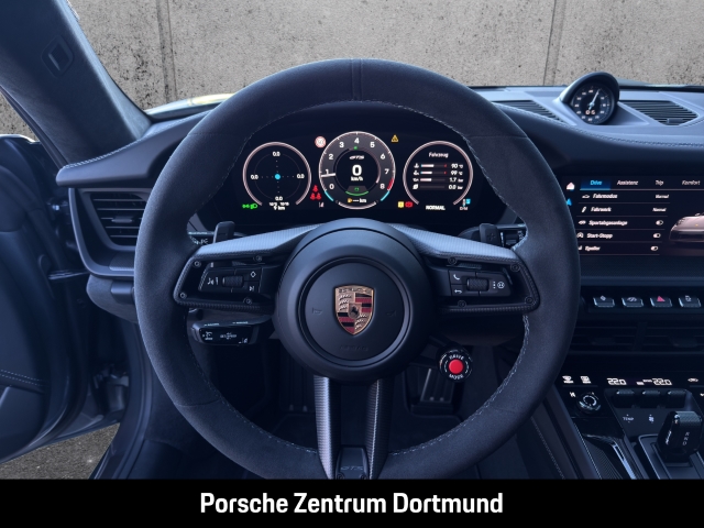 Porsche 992 911 Carrera 4 GTS Surround-View HA-Lenkung
