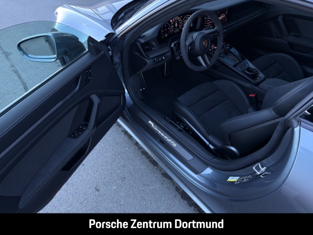 Porsche 992 911 Carrera 4 GTS Surround-View HA-Lenkung