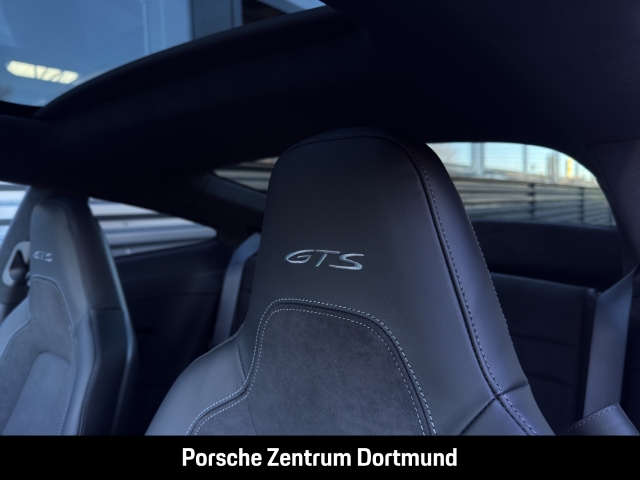 Porsche 992 911 Carrera 4 GTS Surround-View HA-Lenkung