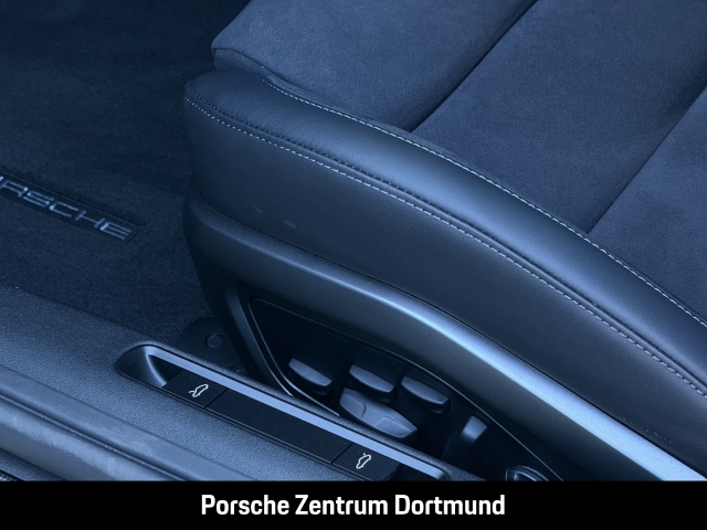 Porsche 992 911 Carrera 4 GTS Surround-View HA-Lenkung