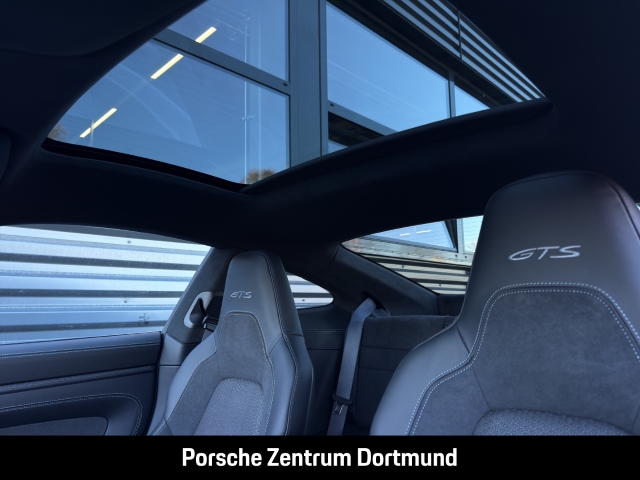 Porsche 992 911 Carrera 4 GTS Surround-View HA-Lenkung