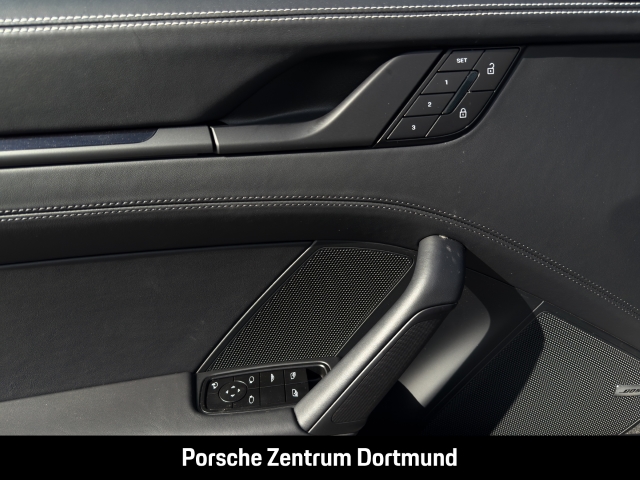 Porsche 992 -2 (911) Carrera Cabriolet BOSE Sportabgas