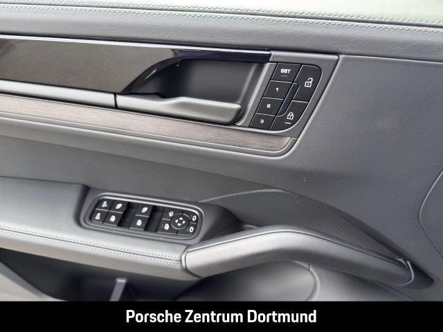 Porsche Cayenne Black Edition Abstandstempomat Head-Up