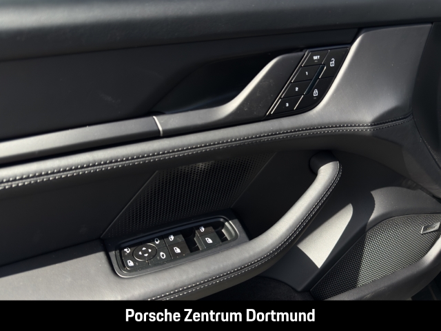 Porsche Taycan 4S Black Edition Abstandstempomat BOSE