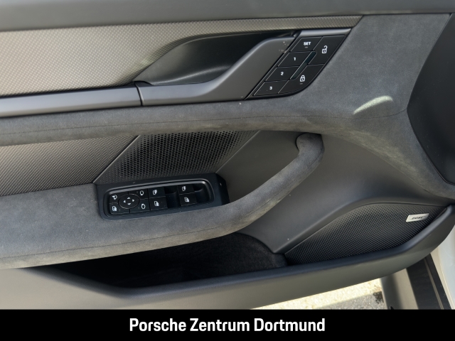 Porsche Taycan GTS HA-Lenkung InnoDrive Head-Up BOSE