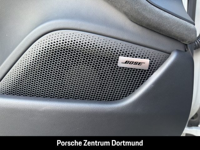 Porsche Taycan GTS HA-Lenkung InnoDrive Head-Up BOSE
