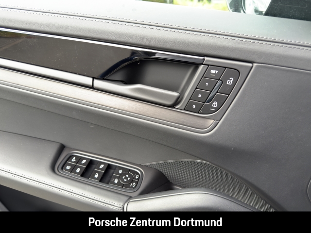Porsche Cayenne E-Hybrid Coupe Black Edition InnoDrive