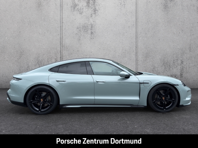 Porsche Taycan Black Edition