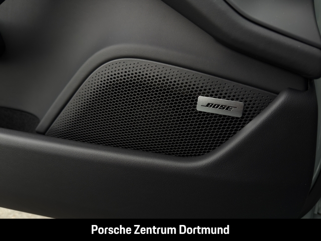 Porsche Taycan Black Edition