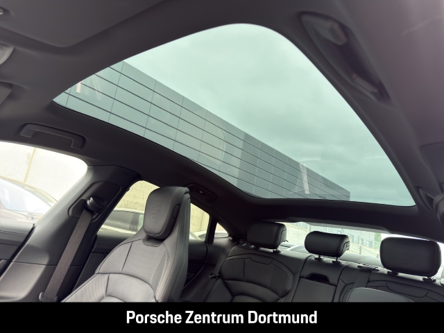 Porsche Taycan Black Edition