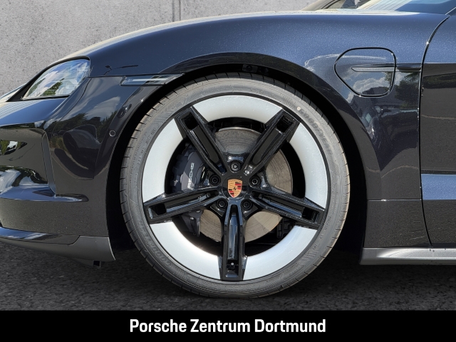 Porsche Taycan Black Edition