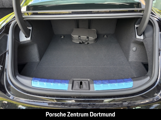 Porsche Taycan Black Edition