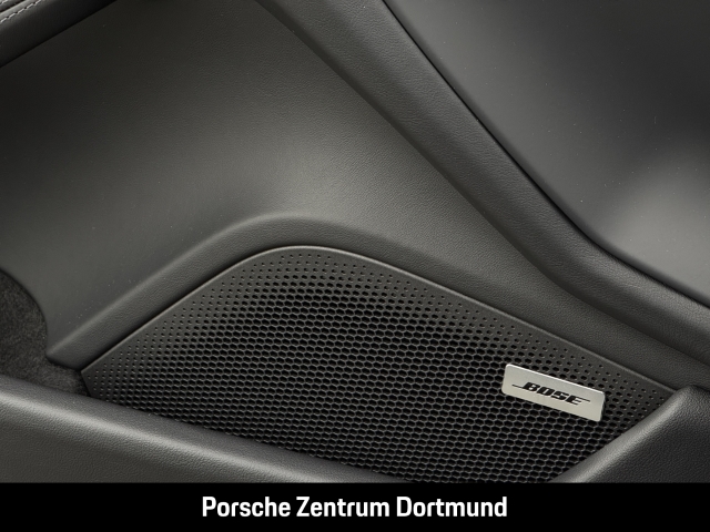 Porsche Taycan 4 Black Edition