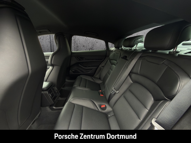 Porsche Taycan 4 Black Edition