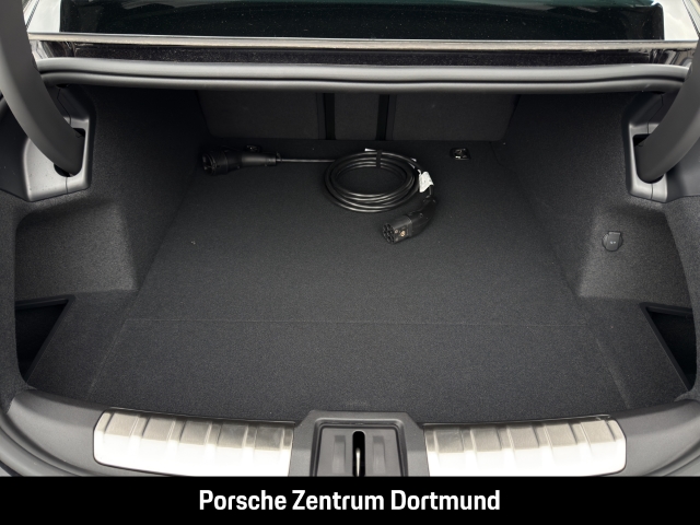Porsche Taycan 4 Black Edition