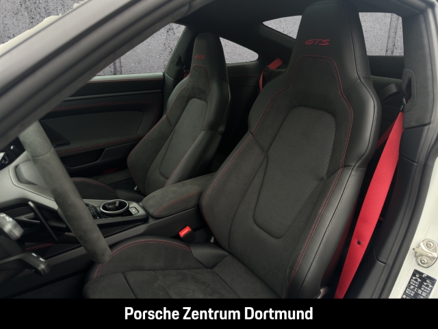 Porsche 992 -2 (911) Carrera 4 GTS