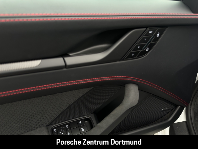 Porsche 992 -2 (911) Carrera 4 GTS