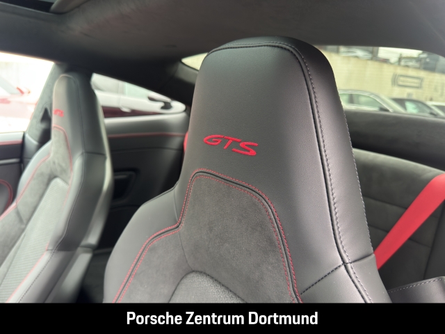 Porsche 992 -2 (911) Carrera 4 GTS