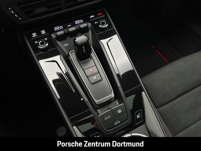Porsche 992 -2 (911) Carrera 4 GTS