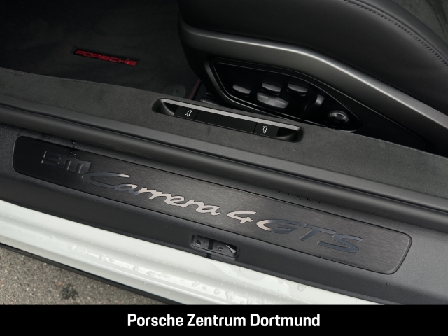Porsche 992 -2 (911) Carrera 4 GTS