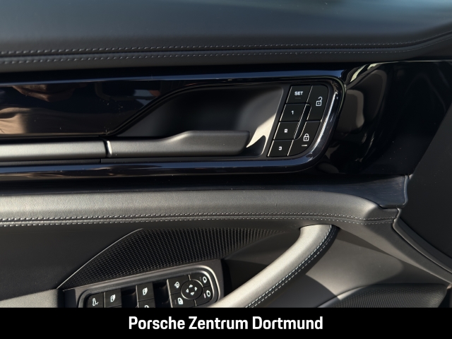 Porsche Panamera 4