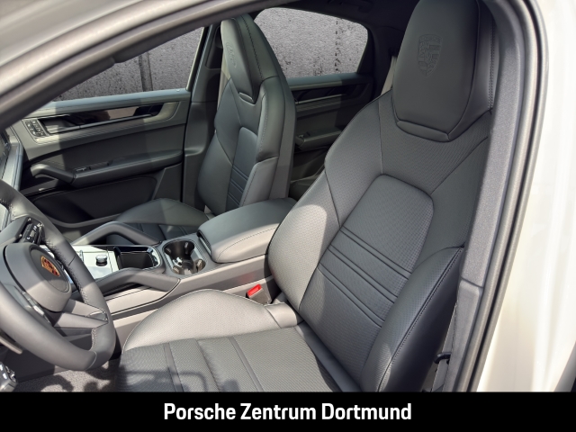 Porsche Cayenne E-Hybrid Coupe Black Edition