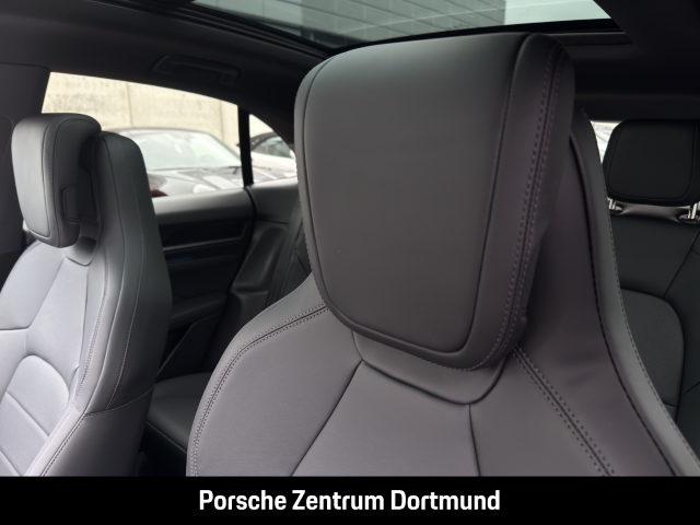 Porsche Macan 4