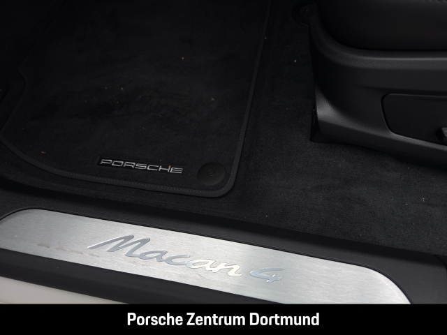 Porsche Macan 4