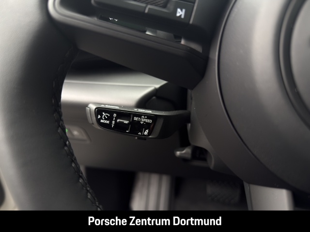 Porsche Macan 4