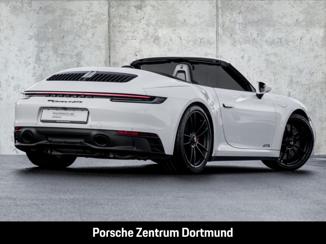 Porsche 992 911 Carrera 4 GTS Cabriolet Surround-View