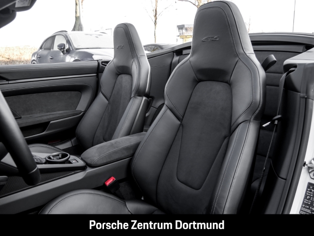 Porsche 992 911 Carrera 4 GTS Cabriolet Surround-View