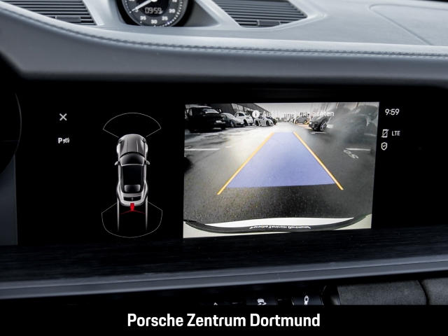 Porsche 992 911 Carrera 4 GTS Cabriolet Surround-View