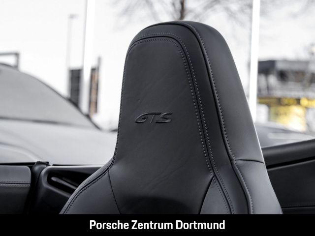 Porsche 992 911 Carrera 4 GTS Cabriolet Surround-View