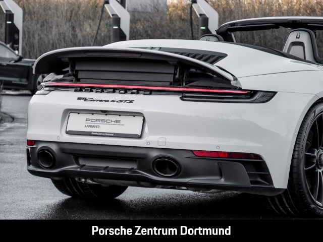 Porsche 992 911 Carrera 4 GTS Cabriolet Surround-View