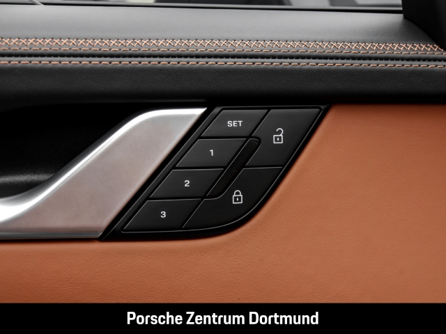 Porsche 992 911 Carrera Cabrio Sportabgas InnoDrive LED