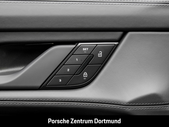 Porsche Taycan 4S Cross Turismo Head-Up Surround-View