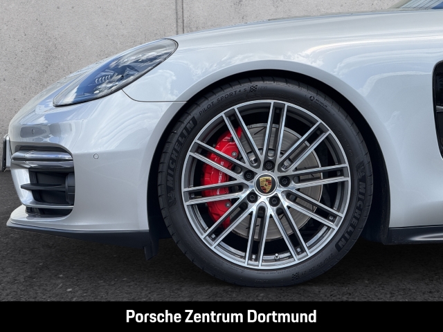 Porsche Panamera GTS Sport Turismo Panorama LED-Matrix