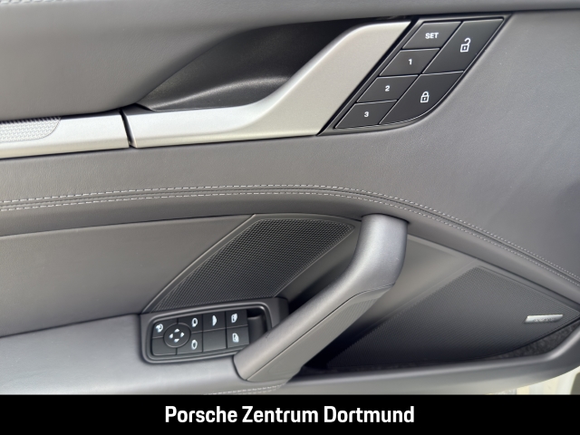 Porsche 992 911 Carrera 4S Cabriolet BOSE Sportabgas LED