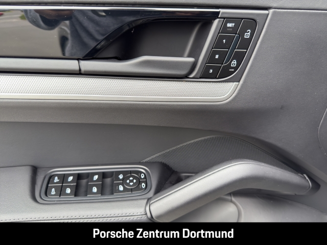Porsche Cayenne S BOSE InnoDrive Panoramadach LED-Matrix