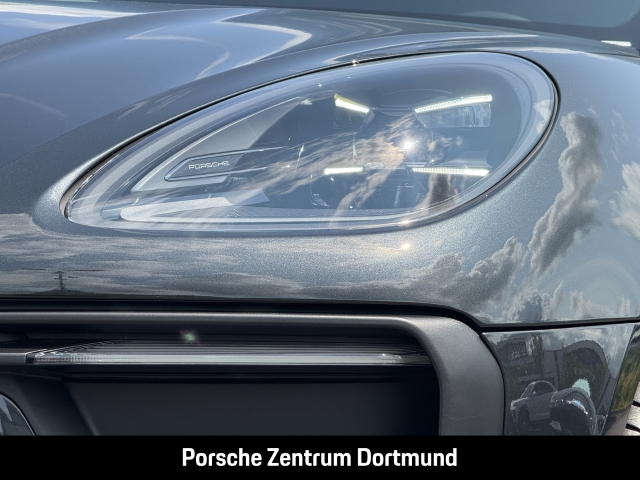Porsche Macan Sportabgasanlage Panoramadach Luftfederung
