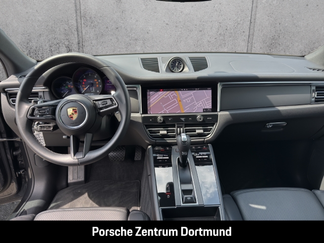 Porsche Macan Sportabgasanlage Panoramadach Luftfederung