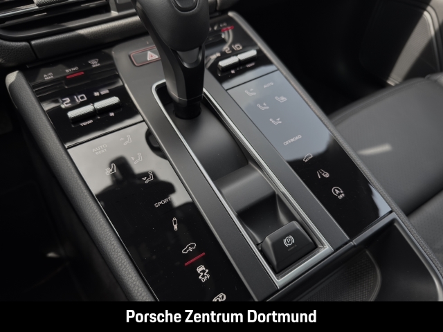 Porsche Macan Sportabgasanlage Panoramadach Luftfederung