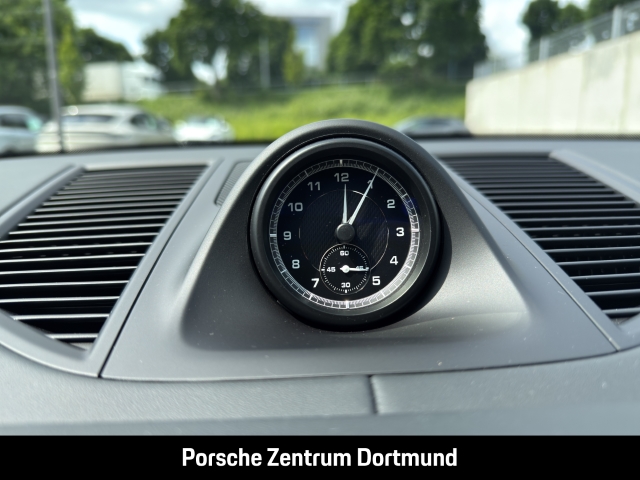 Porsche Macan Sportabgasanlage Panoramadach Luftfederung