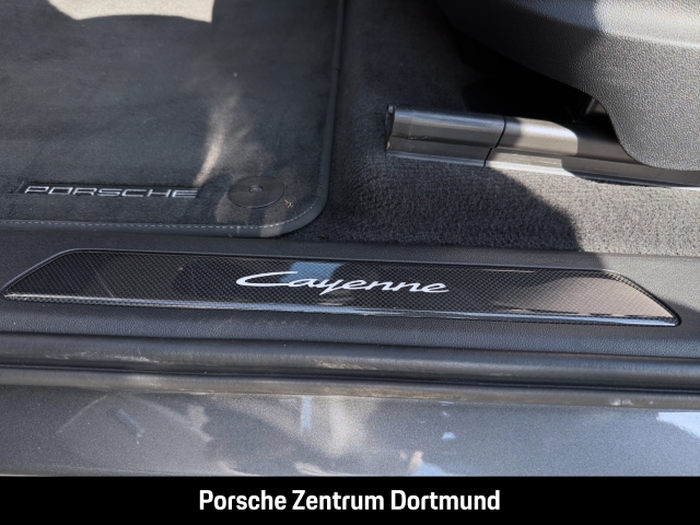 Porsche Cayenne BOSE Sportabgasanlage LED-Matrix