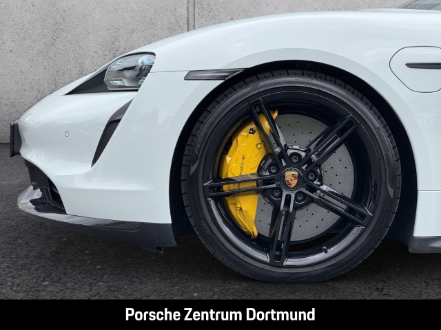 Porsche Taycan Turbo S BOSE Luftfederung LED-Matrix