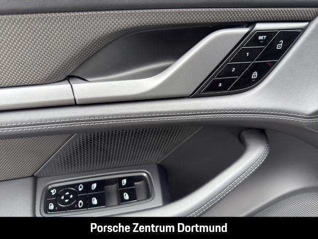 Porsche Taycan Turbo S BOSE Luftfederung LED-Matrix