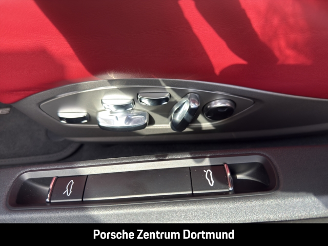 Porsche 718 Spyder Sportabgas Verdeck-Rot BOSE 5.767 km