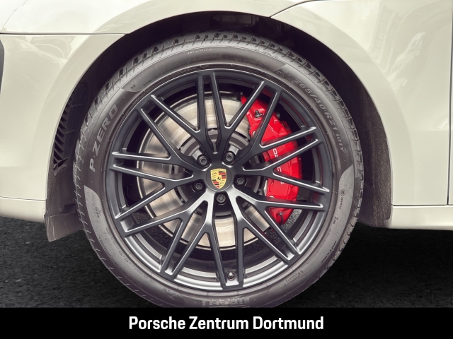 Porsche Macan GTS BOSE Luftfederung Rückfahrkamera LED