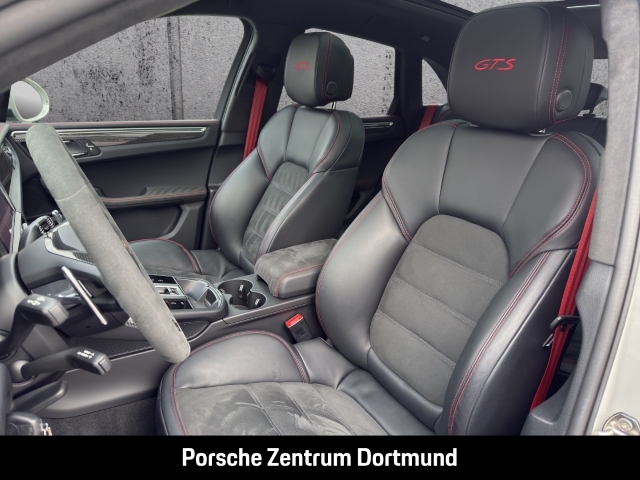 Porsche Macan GTS BOSE Luftfederung Rückfahrkamera LED