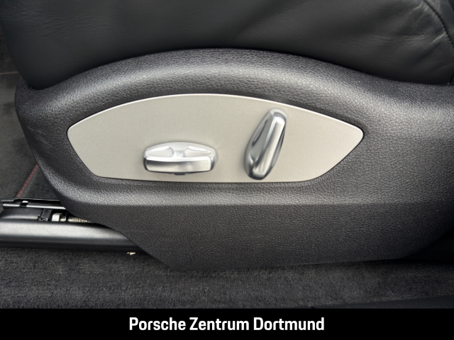 Porsche Macan GTS BOSE Luftfederung Rückfahrkamera LED